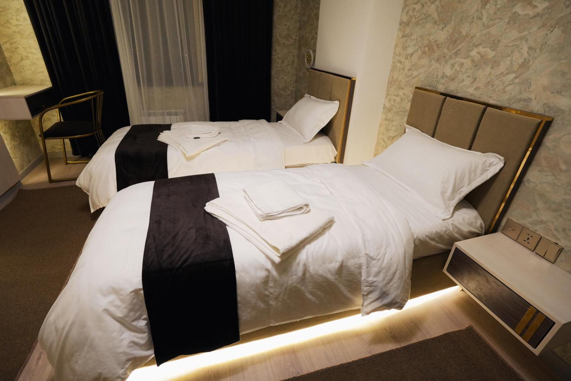 Baland Hotel دوشانبي المظهر الخارجي الصورة