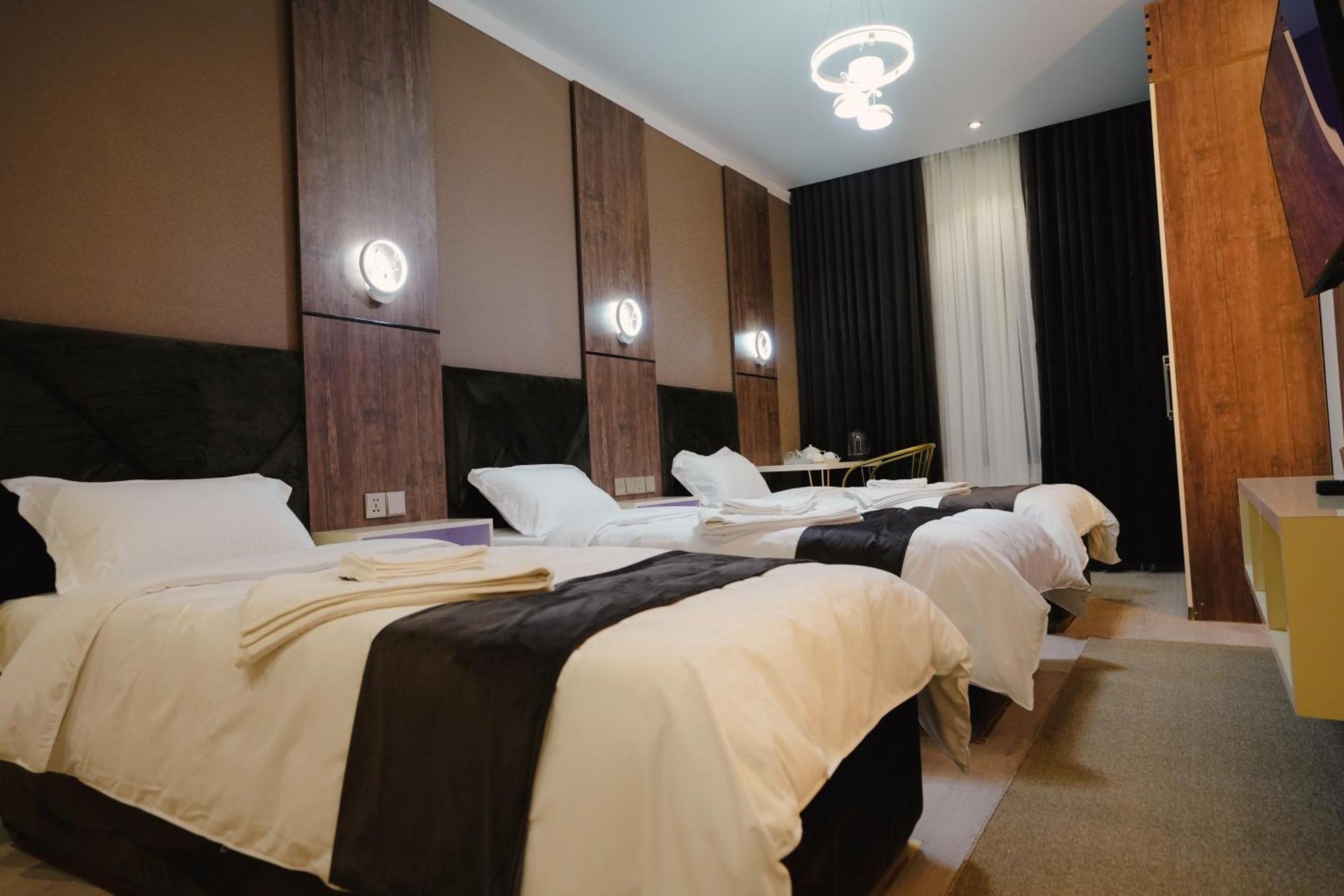 Baland Hotel دوشانبي المظهر الخارجي الصورة