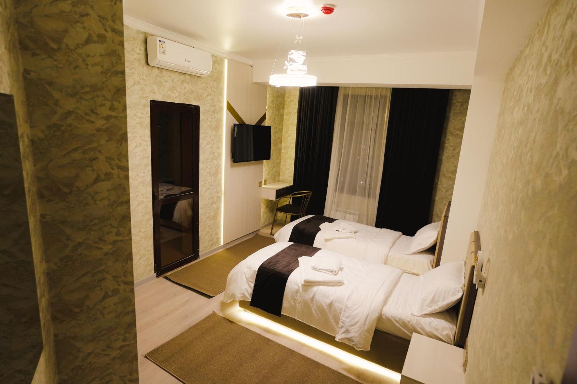 Baland Hotel دوشانبي المظهر الخارجي الصورة