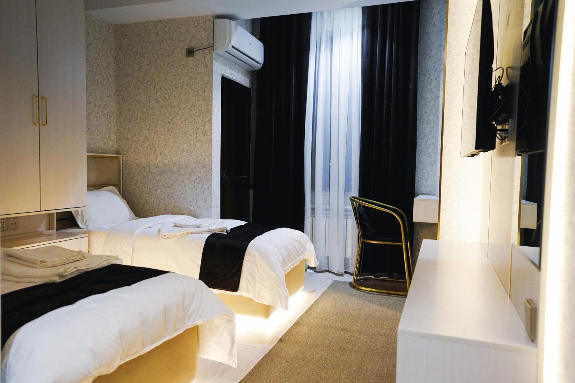 Baland Hotel دوشانبي المظهر الخارجي الصورة
